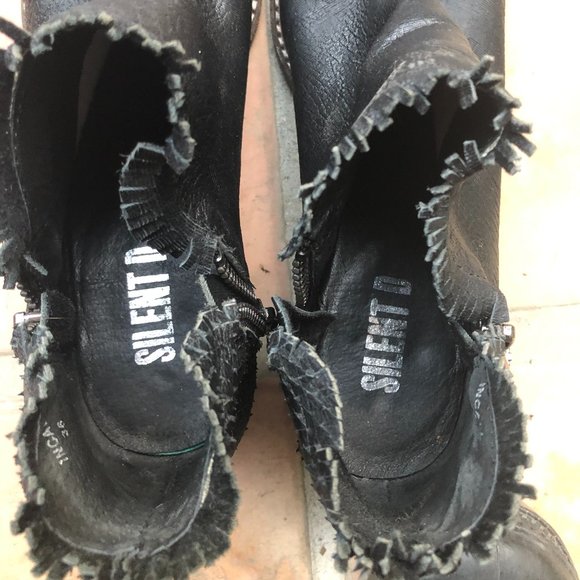 Silent D Black Leather Fringe Booties Incall - Picture 4 of 6